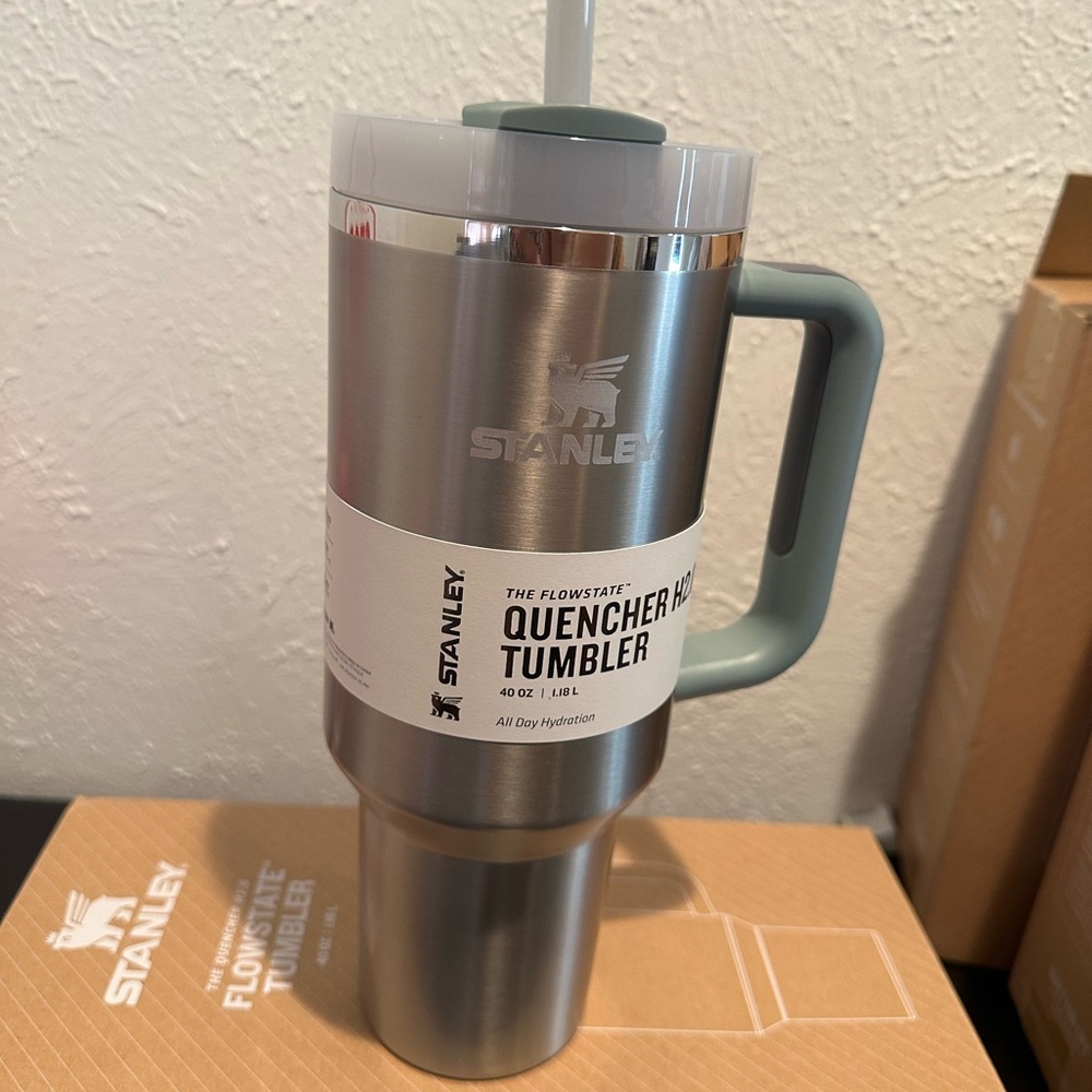 Stanley 40 oz Quencher H2O Flow State Tumbler